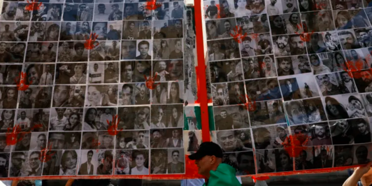 Iran, US spar as diaspora organises rallies abroad calling for action